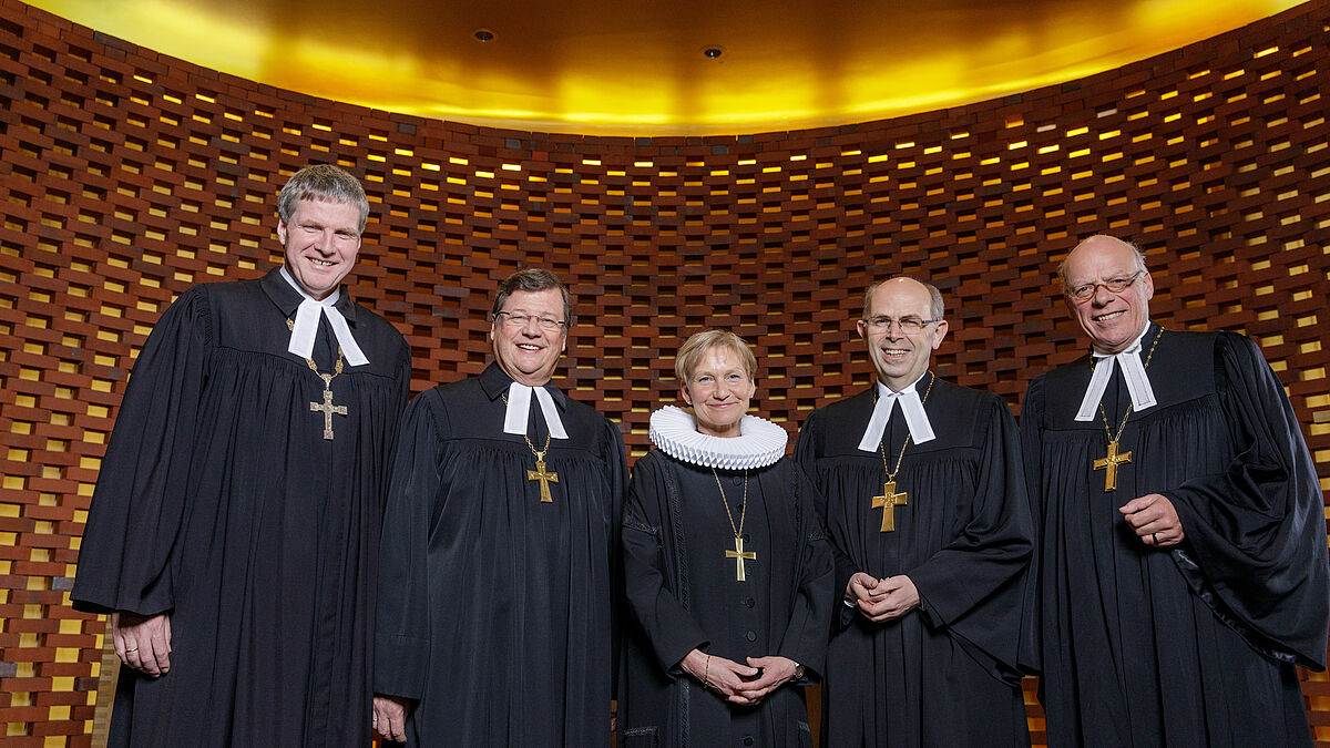 Der Bischofsrat der Nordkirche (v.l.): Bischof Dr. Andreas von Maltzahn (Schwerin), Bischof Dr. Hans-Jürgen Abromeit (Greifswald), Bischöfin Kirsten Fehrs (Hamburg), Bischof Gothart Magaard (Schleswig) und Landesbischof Gerhard Ulrich