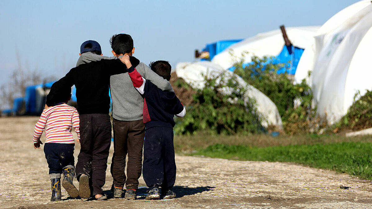 Kinder aus Syrien in einem Flüchtlingslager in Griechenland.