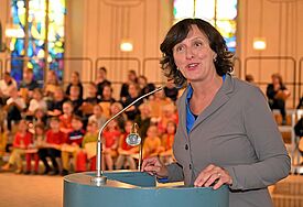 Aufführung der Kinderkantate "Nur Mut _ Georg und der Drache" beim Kinderchortag 2022, Landeskantorin Christiane Hrasky