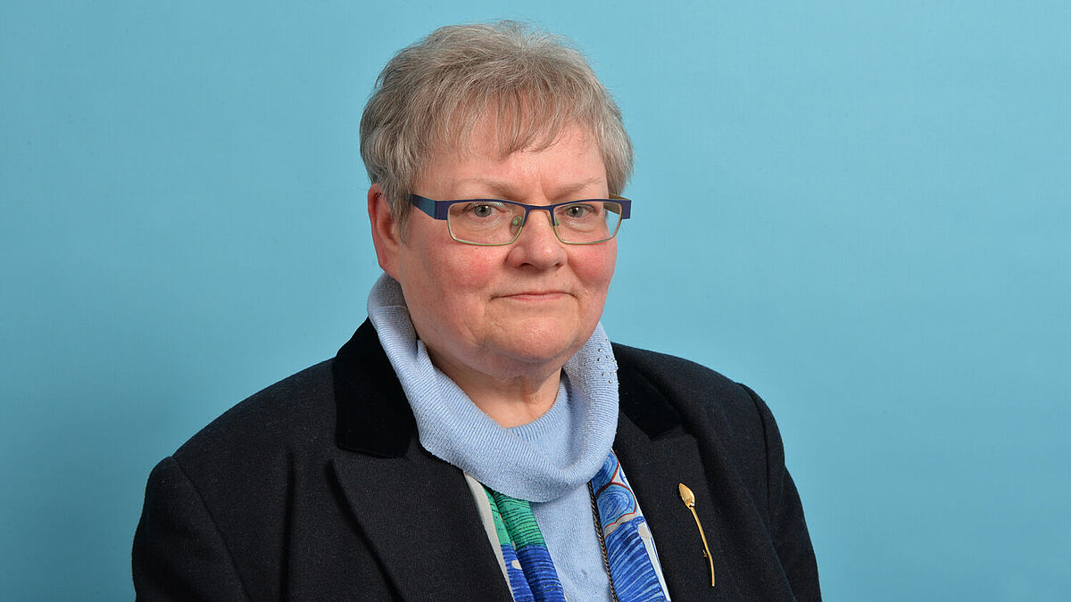 Verleihung der Bugenhagenmedaille - Kirchenleitung zeichnet Renate Kastenbauer für ehrenamtliches Engagement aus