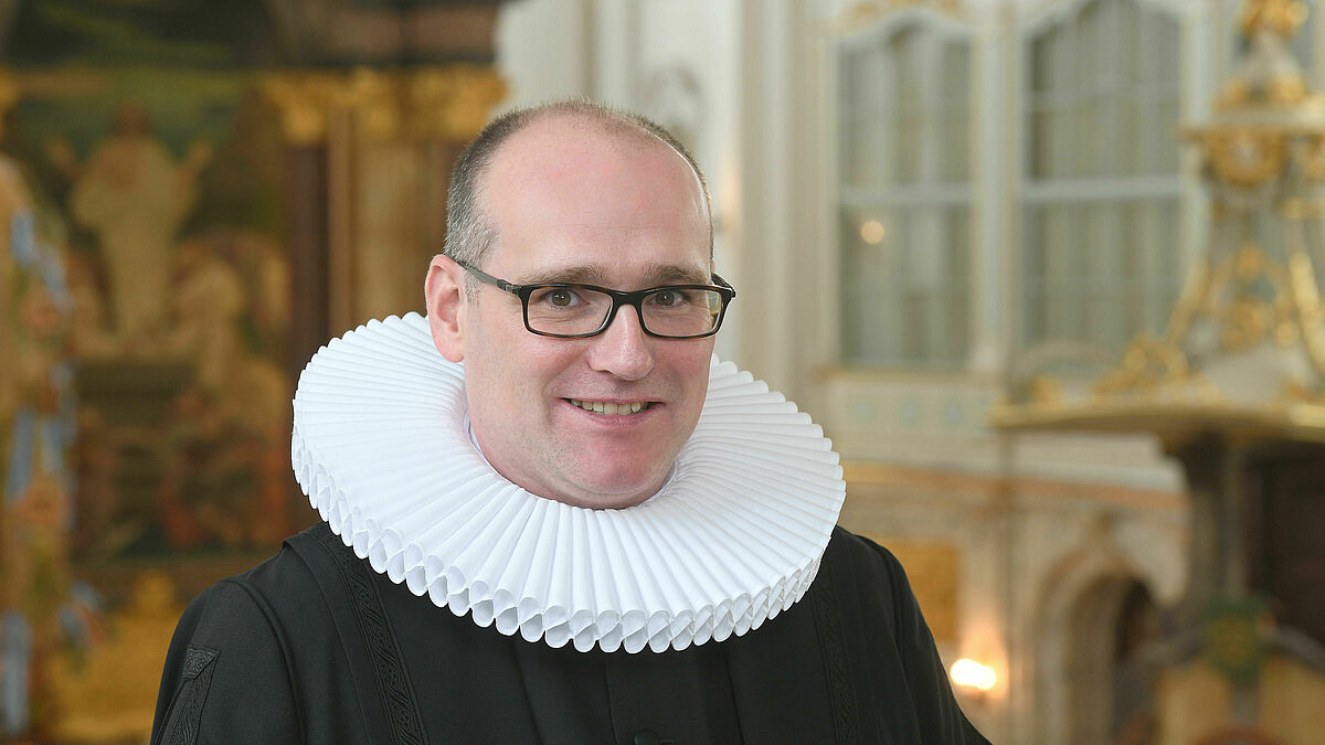 Gemeindepastor Stefan Holtmann in der Hamburger Hauptkirche St. Michaelis.  