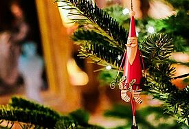 Nikolaus am Tannenbaum