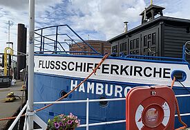Die Flusschifferkirche von außen