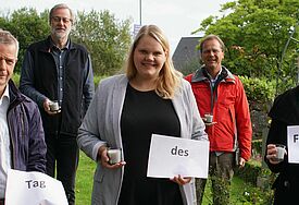 Friedhof mit Mitarbeitern 