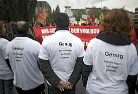 "Genug geschwiegen geduldet gedeckt" - Solidaritäts-Demonstration für NSU-Opfer des Bündnisses gegen Rassismus in Berlin