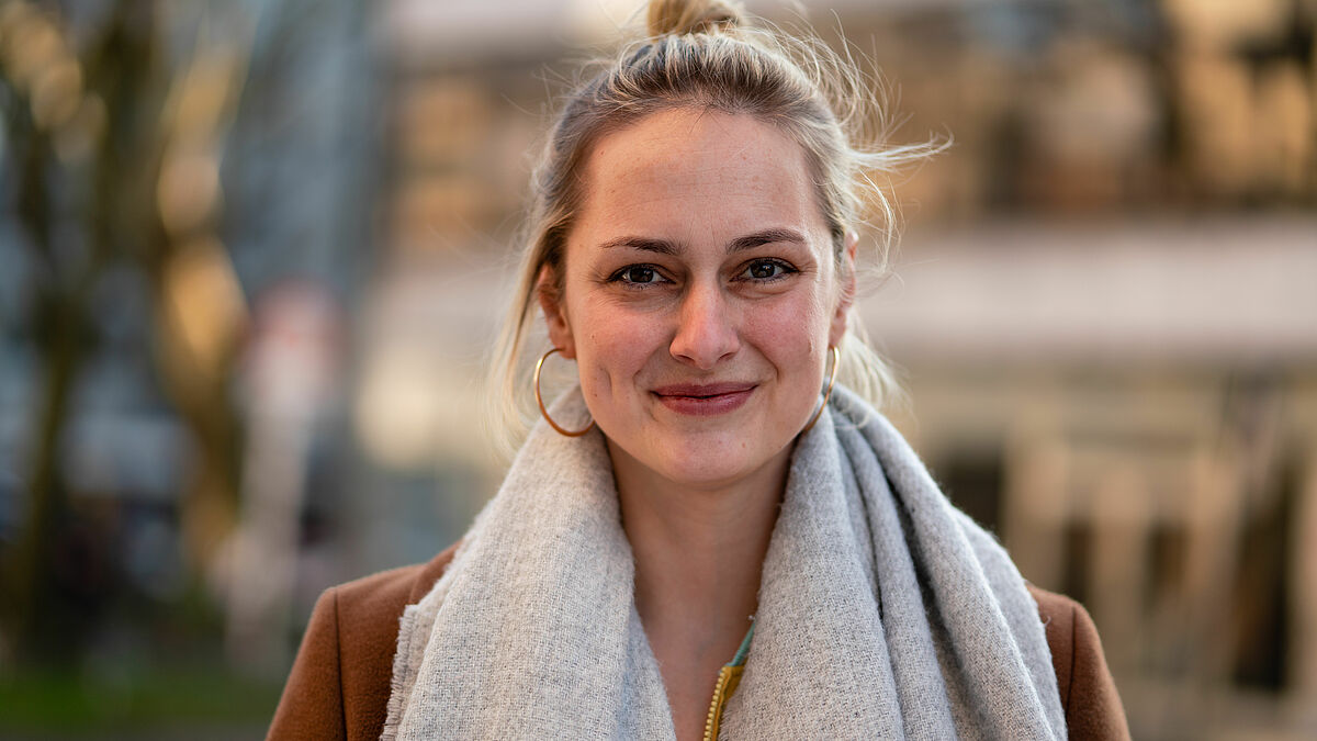 Die Büdelsdorfer Pastorin Josephine Teske (32) bloggt und postet im Netz.