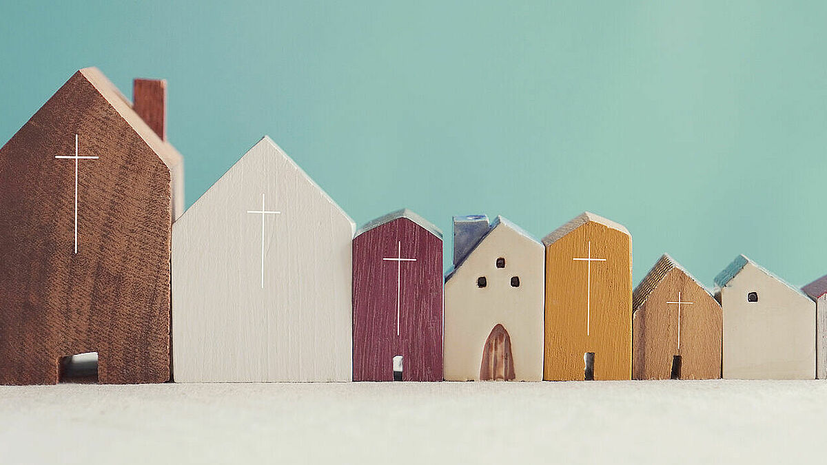 Mitmachen können alle evangelischen, katholischen und freikirchlichen Gemeinden, die der Arbeitsgemeinschaft christlicher Kirchen (ACK) angehören. 