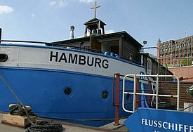 Die Flussschifferkirche im Hamburger Hafen (c) flussschifferkirche.de