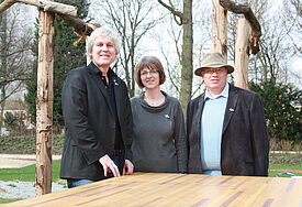 Claus Everdiking, Geschäftsführer der Lebenspfad GbR, die evangelische Pastorin Corinna Peters-Leimbach, Beauftragte für die igs und der katholische Diplom-Theologe Herbert Wolf (von links).