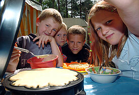 Auch das ist ein Angebot der Urlauberseelsorge: Waffeln backen für Kinder