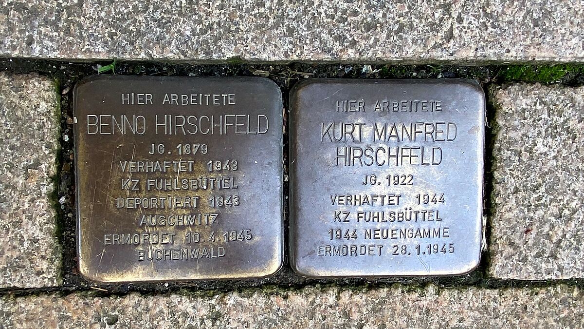 Nur wenige Stolpersteine erinnern daran, dass es vor dem Zweiten Weltkrieg im Neuen Wall eine Vielzahl jüdischer Geschäfte gab.