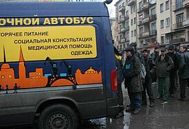 Mitternachtsbus in St. Petersburg