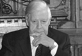 Altbundeskanzler Helmut Schmidt (Foto vom 22.2.12). Er starb am Dienstag (10.11.15) im Alter von 96 Jahren in seinem Haus in Hamburg.