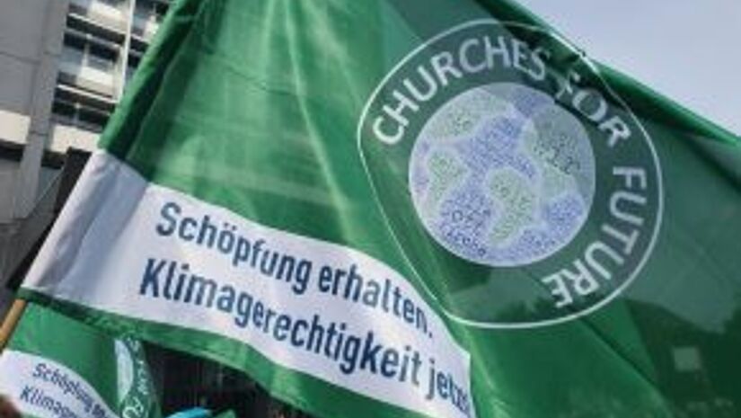 Das ökumenische Bündnis "Churches for Future" beteiligt sich an den Klima-Demos von "Fridays for Future" und solidarisiert sich mit ihren Anliegen.