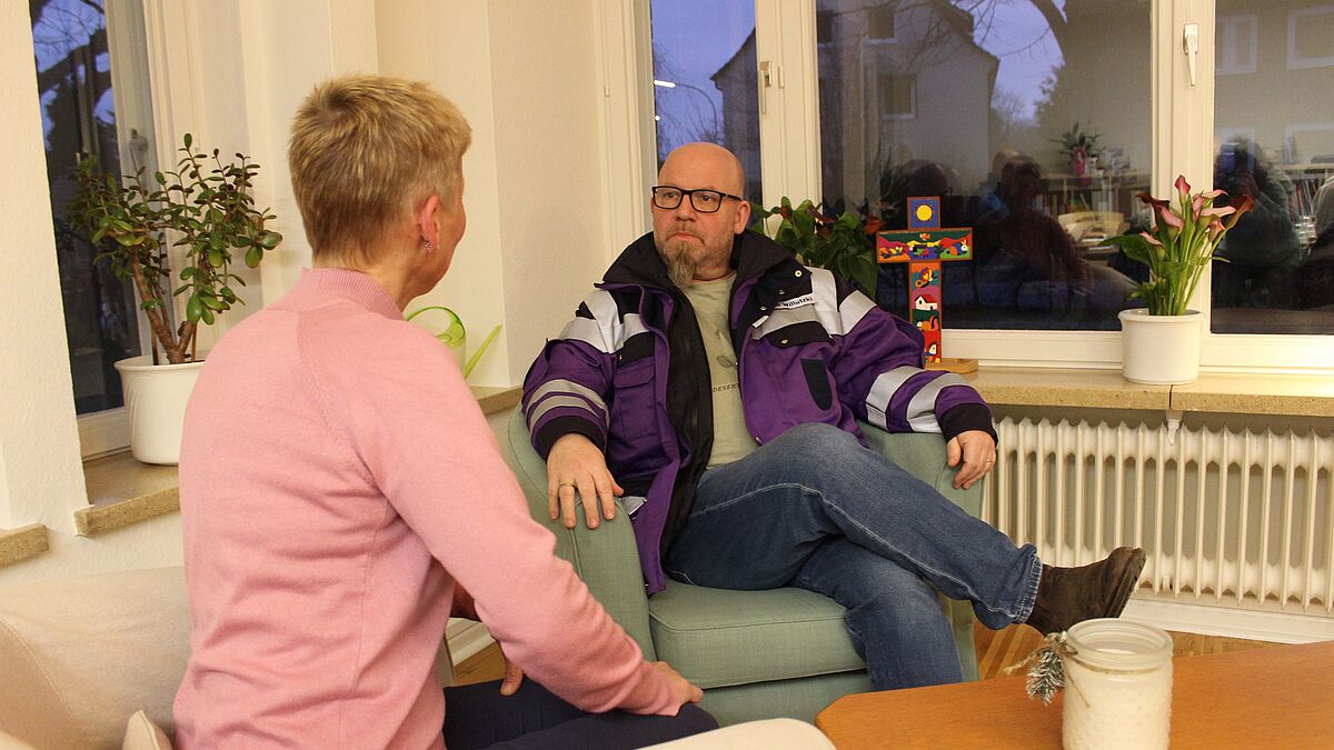 Notfallseelsorger Peter Willutzki behält in den Gesprächen mit Betroffenen die Ruhe.