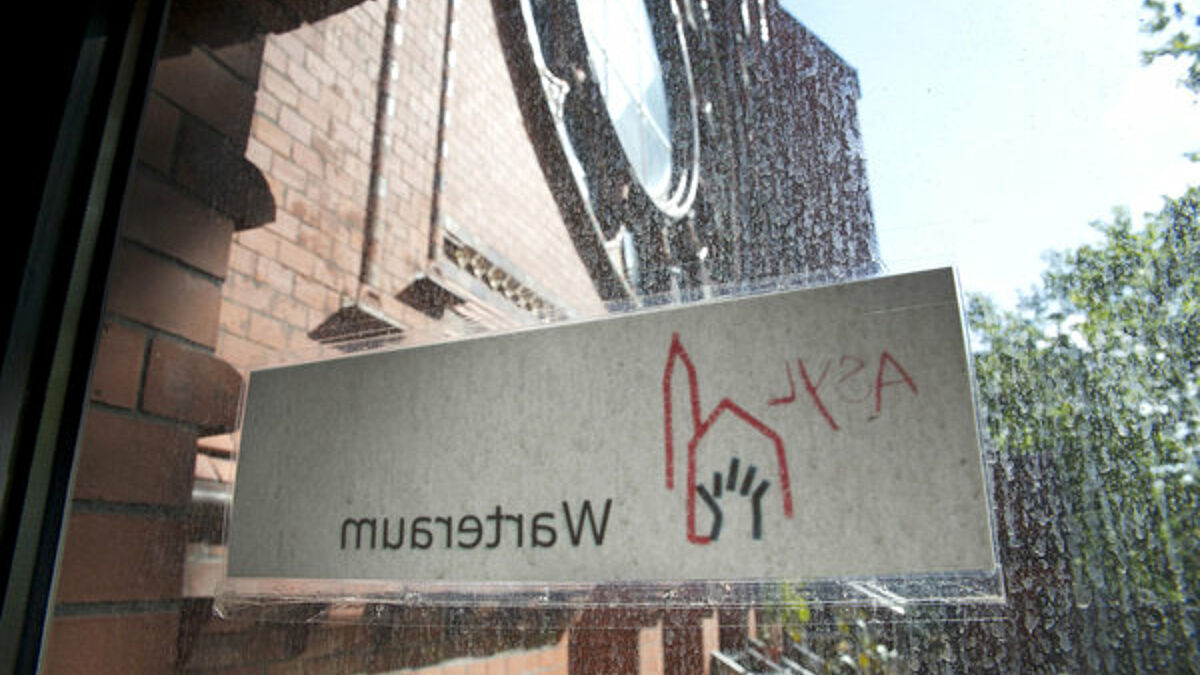 Immer mehr Menschen suchen Asyl in der Kirche.