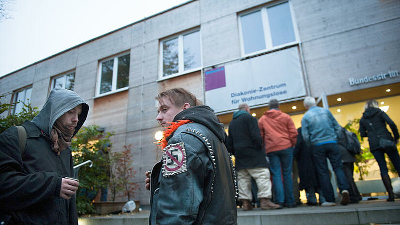 Obdachlose In der Tagesaufenthaltsstätte (TAS) in der Bundesstraße in Hamburg bekommen Obdachlose ein kostenloses Essen, können Post empfangen und ihre Wäsche waschen.