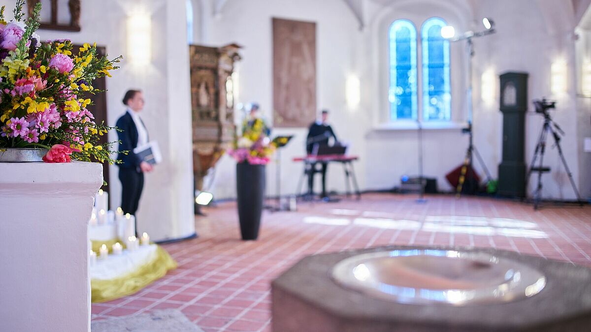 Der #liveline-Gottesdienst aus Lübeck kann direkt auf Youtube angesehen werden.