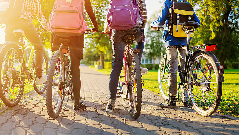 Schulkinder auf dem Fahrrad Schulkinder auf dem Fahrrad