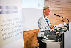 Die Ratsvorsitzende der EKD, Bischöfin Kirsten Fehrs, bei der Pressekonferenz Studie am 25. Januar zur ForuM-Studie 