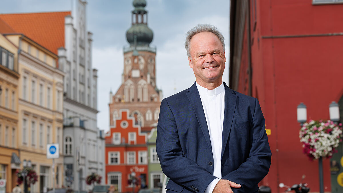 Bischof Tilman Jeremias lädt ein nach Greifswald. 

