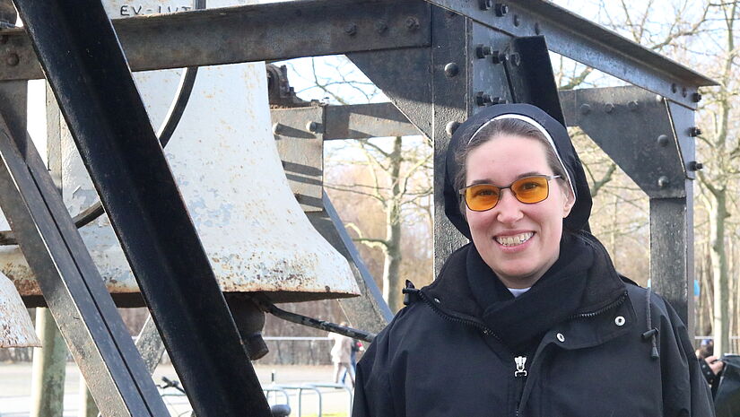 Schwester Judith ist nicht das erste Mal bei einem Taizé-Treffen. Sie singt die Lieder in Gebärdensprache. Schwester Judith ist nicht das erste Mal bei einem Taizé-Treffen. Sie singt die Lieder in Gebärdensprache.