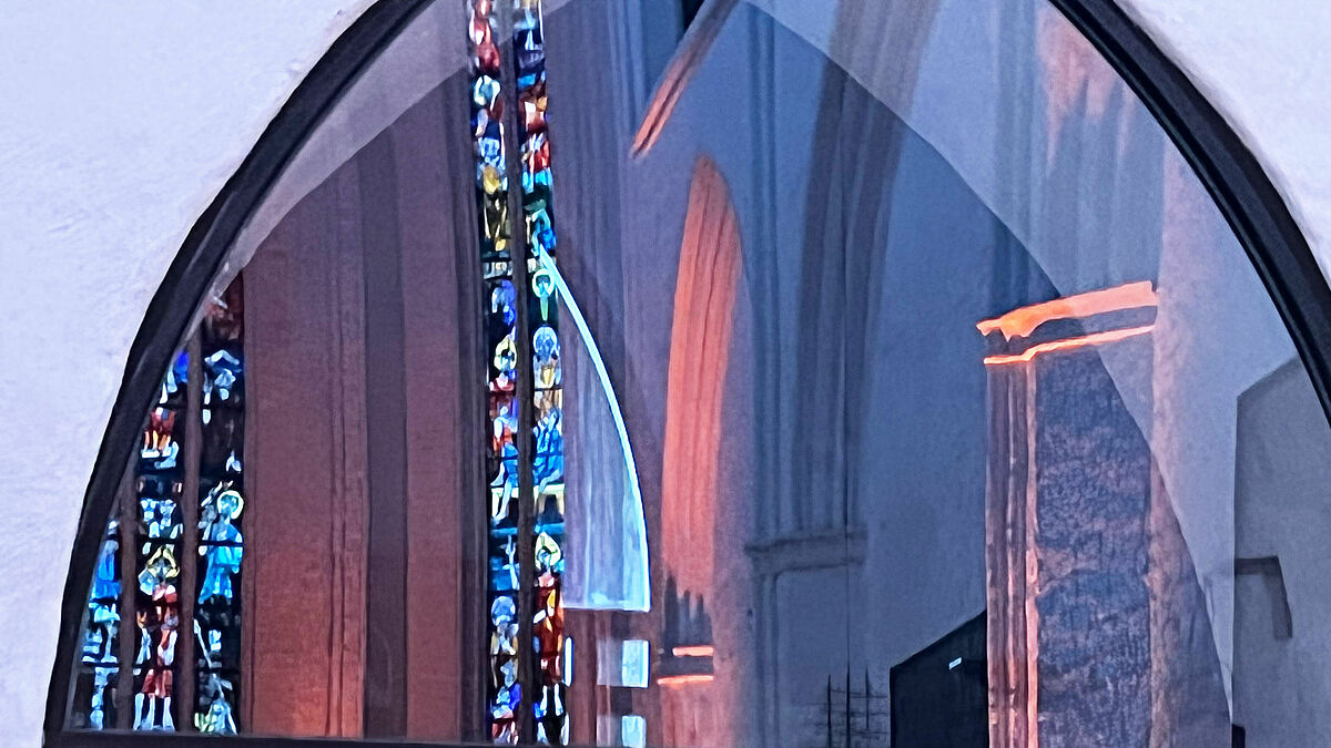 Zum Geburtstag der Nordkirche gab es eine Taizé-Andacht im Ratzeburg Dom. Zum Jahreswechsel werden dann Rostocks Gemeinden im Mittelpunkt stehen. Noch wichtiger als der Ort ist jedoch der Spirit, der dabei entstehen und verbreitet werden soll. 