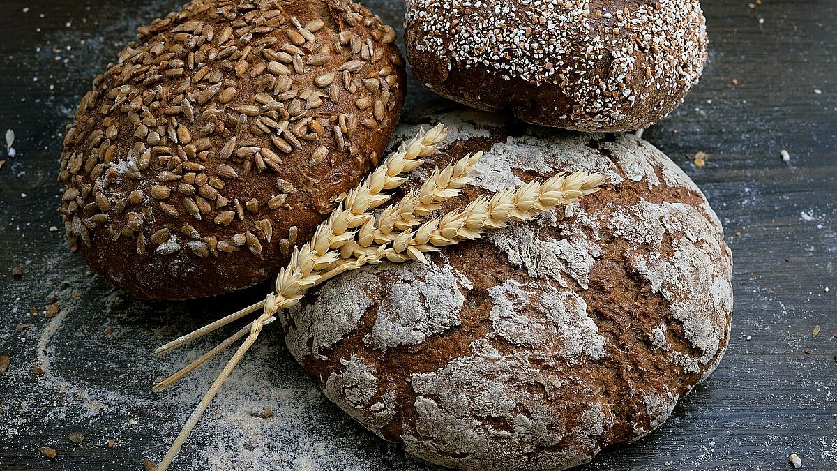 Brot gilt auf der ganzen Welt als ein Symbol für Leben und segensreiche Ernte.