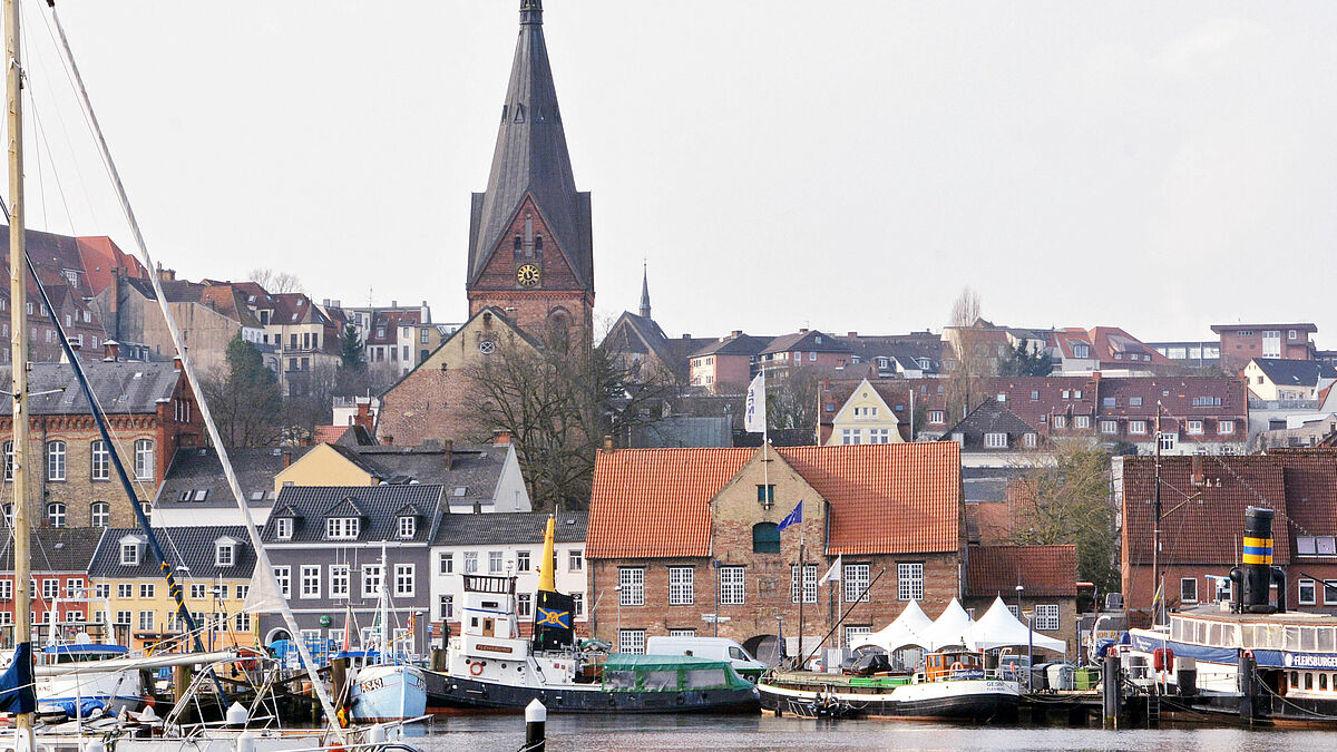 St. Marienkirche in Flensburg vom Ostufer gesehen