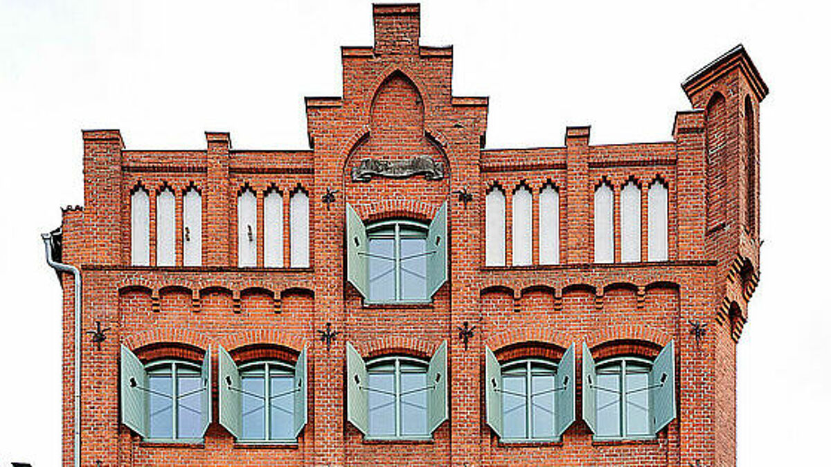 In dem alten Lübecker Speicher entsteht das überkonfessionelles Kolumbarium "Die Eiche". Es soll Raum für individuelle Gedenkformen geben.  