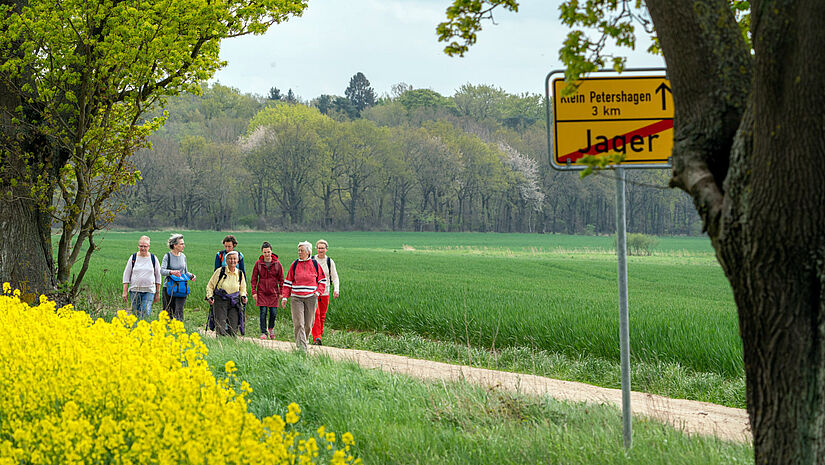 Rund um die „Offene Kapelle“ in Jager, knapp 20 Kilometer von Greifswald entfernt, finden in diesem Jahr vier Pilgerinnentage statt. 