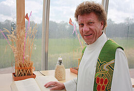Pastor Gunnar Urbach im "Himmelszelt" auf der Landesgartenschau in Norderstedt (2011)