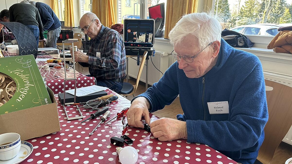 Hier wird nichts weggeschmissen, bevor der Fehler gefunden ist. Die Ehrenamtlichen sind mit Leidenschaft am Werk. 