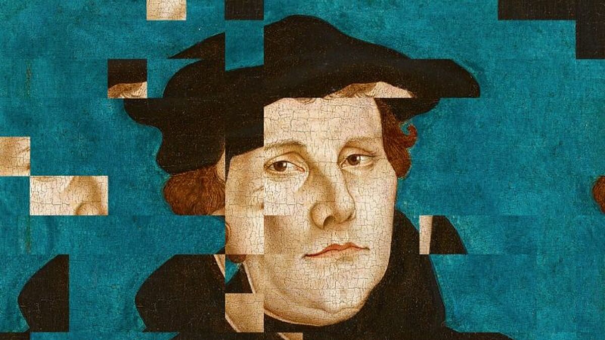 Luther als Poster - das gibt's in der Christkirche in Rendsburg zu sehen.