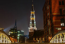 Die Hauptkirche St. Katharinen ist ein Ziel auf der Stadtwege-Tour zur Hamburger Nacht der Kirchen. In der Kirche wird am 18. September ein musikalisches Programm geboten.