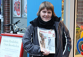 Seit einem Jahr verkauft Katja Supplitt in Kiel das Straßenmagazin "Hempels"