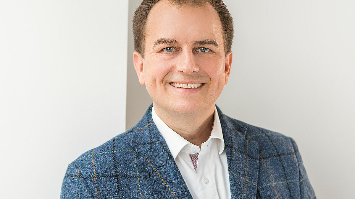 Radiopastor Marco Voigt bekommt am Buß- und Bettag in Bonn den Predigtpreis verliehen. Eingereicht hatte er eine Predigt mit dem Titel "Hören – das oberste Gebot". 