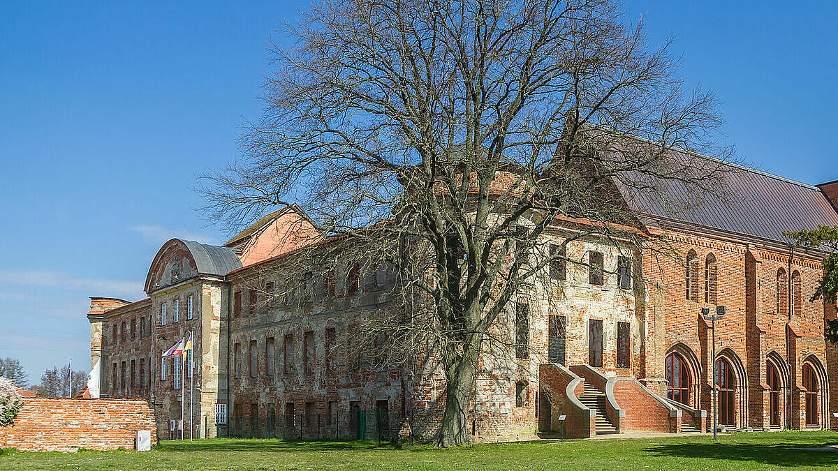 Einst von Zisterziensermönchen erbaut, erlebte die Klosteranlage im mecklenburgischen Dargun im Laufe der Jahrhunderte eine wechselvolle Geschichte. 