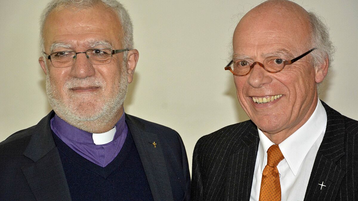 Begegnung in Breklum: Erzdiakon Emanuel Youkhana, Assyrische Kirche des Ostens, und Landesbischof Gerhard Ulrich