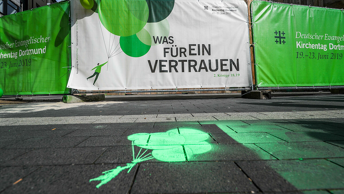 Kirchentag in Dortmund: Plakatmotiv mit Luftballons