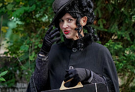 Anja Kretschmer als "Schwarze Witwe"