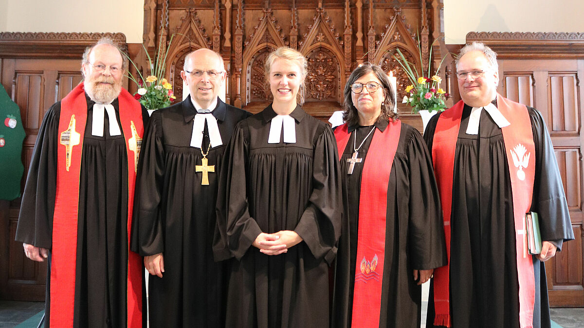 Pastor Wolfgang Drews, Bischof Gothart Magaard, Pastorin Mirjam Steinebach, Pröpstin Carmen Rahlf, Pastor Arne Gerundt (von links)