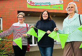 Simone Kroll-Schilke, Claudia Löding und Erika Kruse freuen sich auf regen Austausch am "Tag der Nachbarn" (von links)