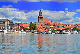 Waren an der Müritz mit der St. Marienkirche in der Stadtmitte