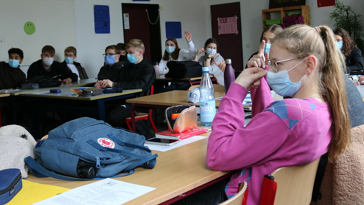 Eindrücke aus dem Gottesdienst in einer Klasse der Lornsenschule in Schleswig. Foto: Wendt/Nordkirche