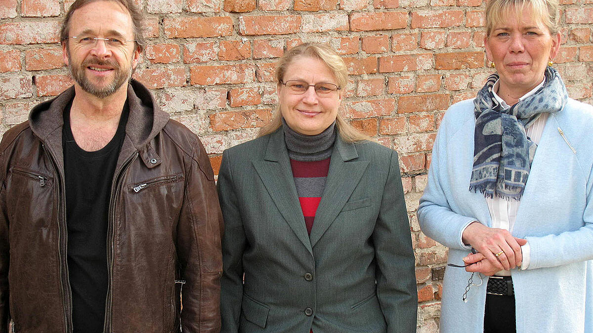 Dorothea ter Veen aus Stralsund (v.li.), Christina Motzkus aus der Kirchengemeinde Elmenhorst und Frank Walther aus der Gemeinde Weitenhagen werden am 24. April als Prädikanten beauftragt 