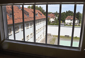Arbeiten hinter Gittern: Immer wenige junge Menschen wollen Justizvollzugsbeamter werden