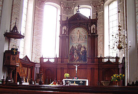 Altar und Kanzel der Schelfkirche in Schwerin.
