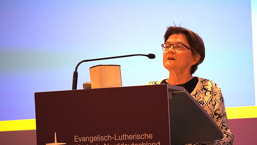 Hanna Lehming trägt ihren Ökumene-Beitrag über 1.700 Jahre jüdisches Leben in Deutschland und die Ausstellung "Aschkenas" vor.