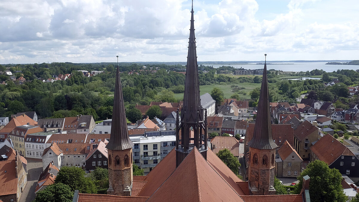 Blick vom Dom in Schleswig auf die Stadt und die Schlei